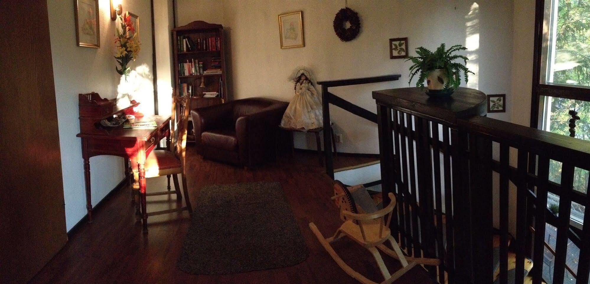 Cronin'S Guesthouse Bed & Breakfast ヘイノラ エクステリア 写真