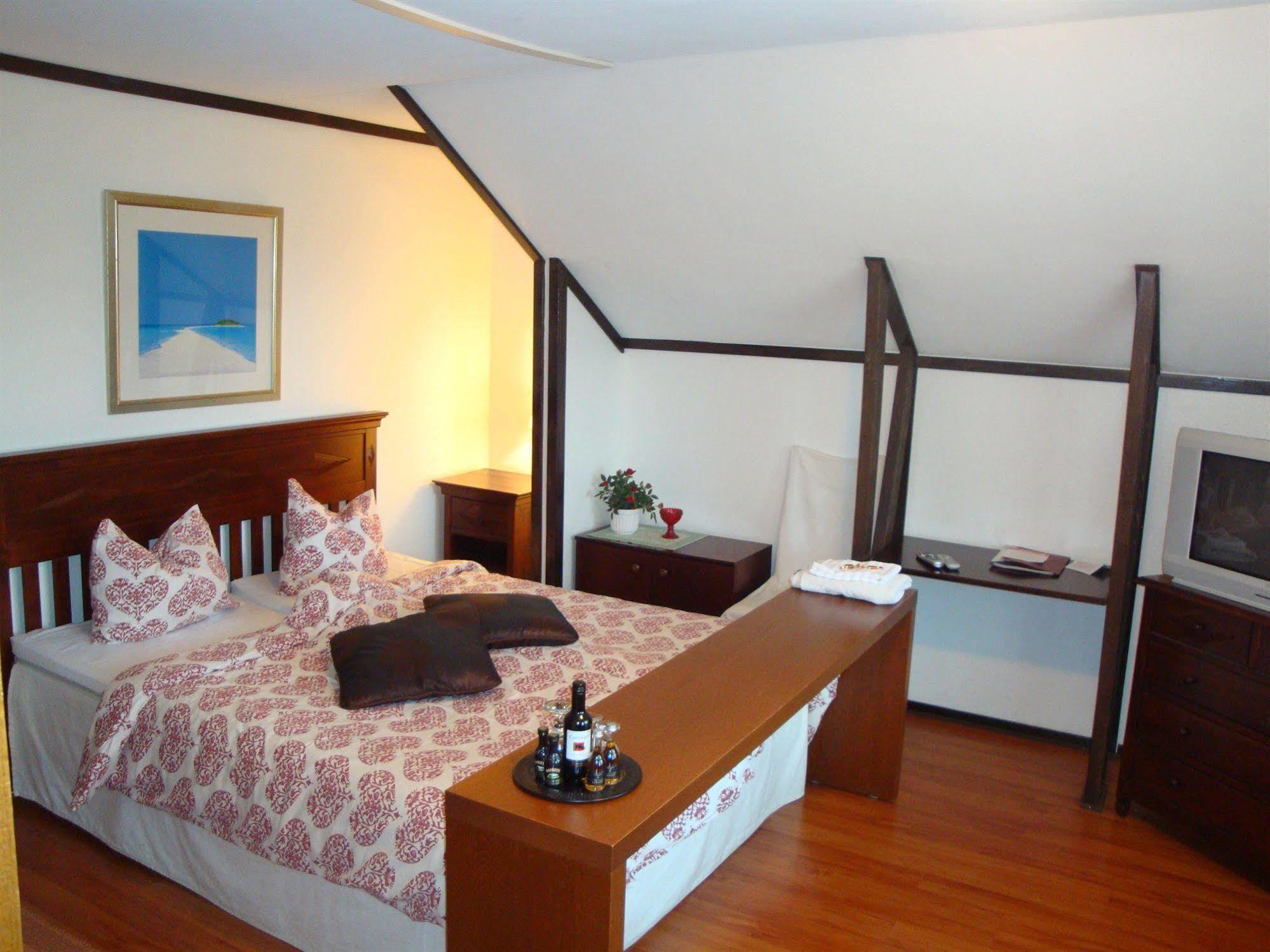 Cronin'S Guesthouse Bed & Breakfast ヘイノラ エクステリア 写真