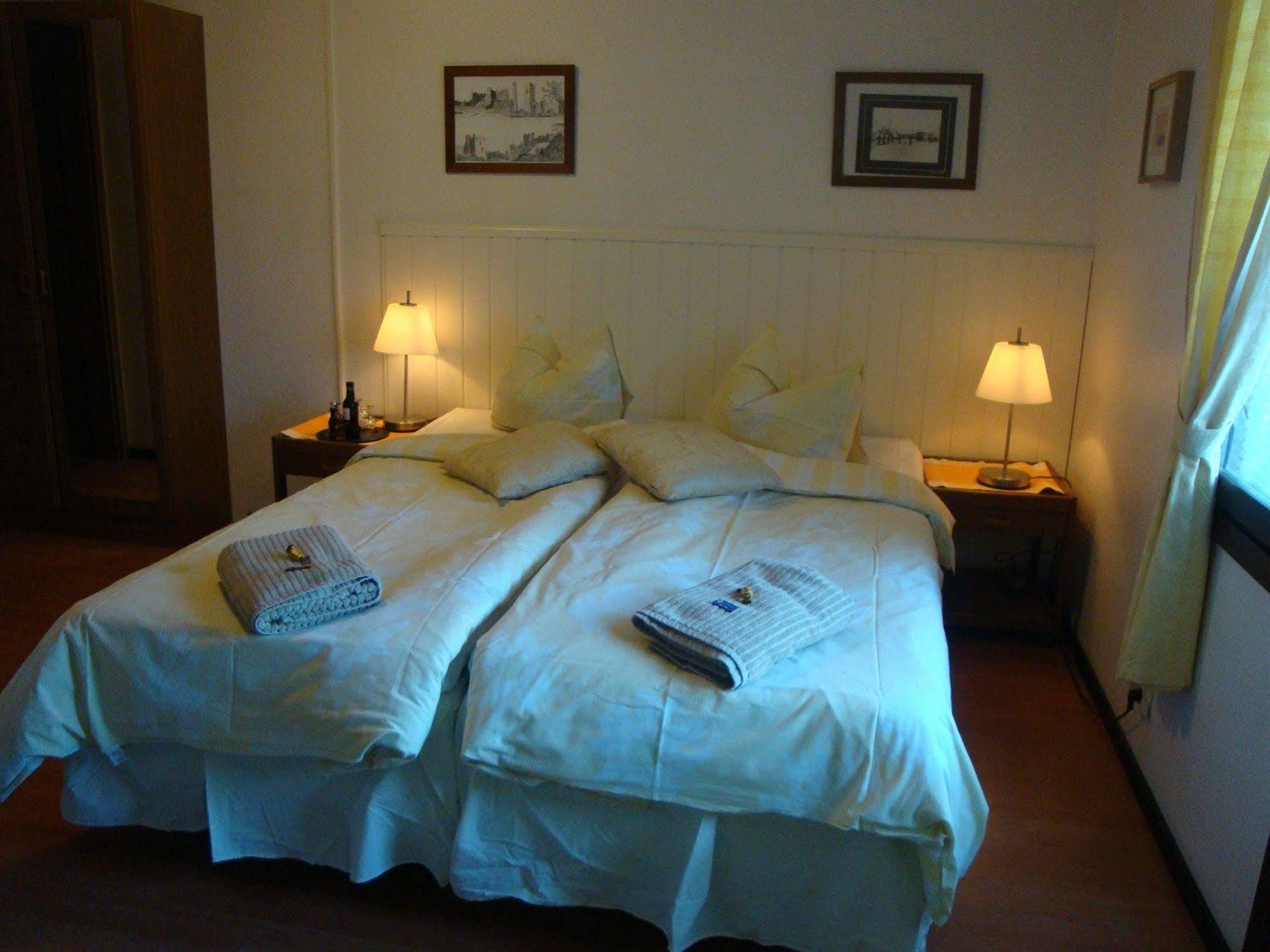 Cronin'S Guesthouse Bed & Breakfast ヘイノラ エクステリア 写真